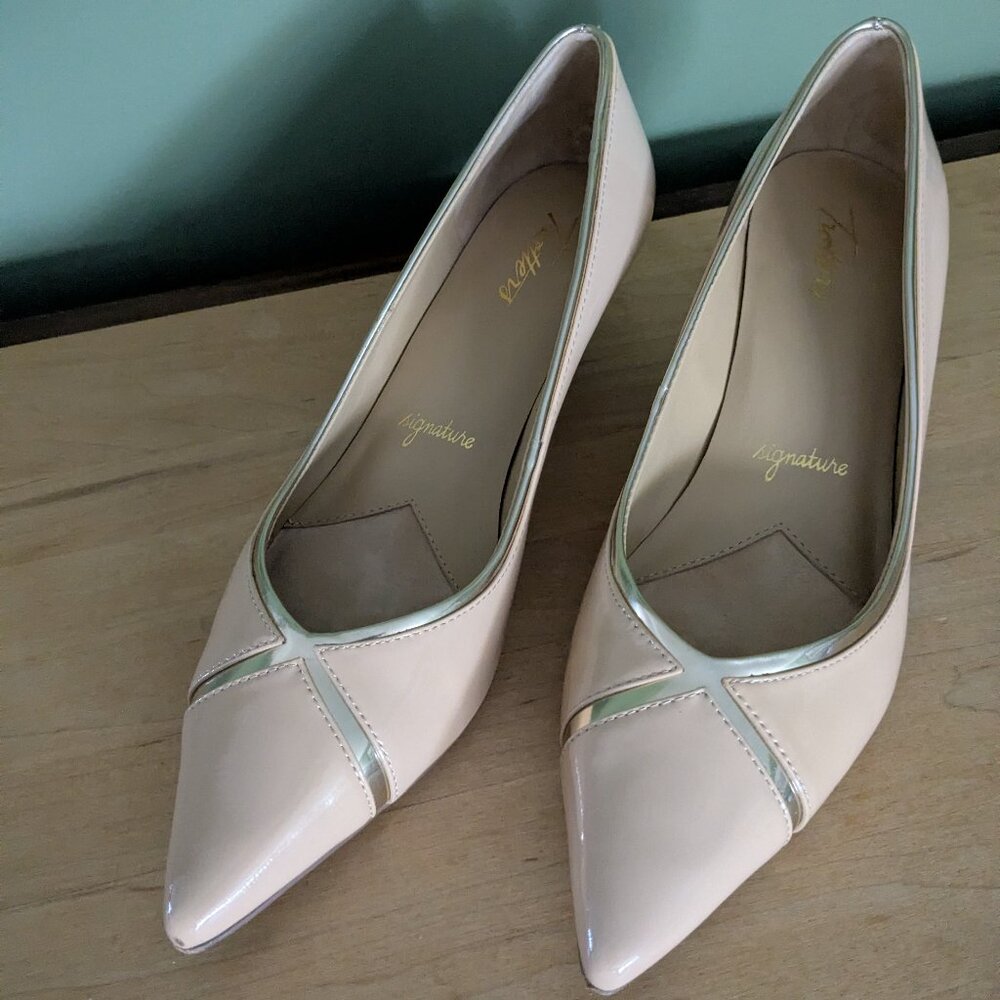 Trotters Signature Dress Pumps